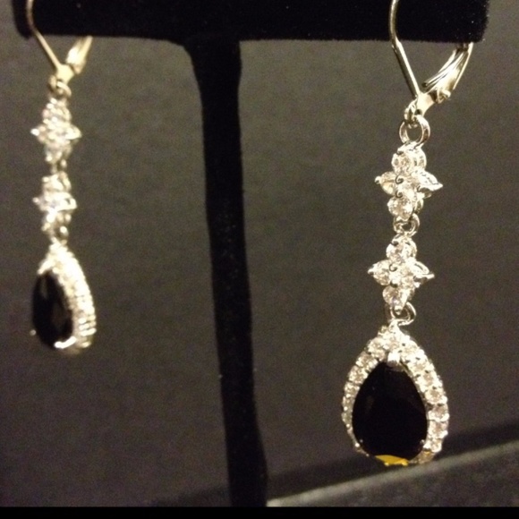 Fancy ONYX Floral Teardrop Earrings & Necklace SET - Picture 6 of 8